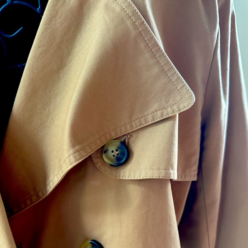 Size Medium: all 7 mankind brand, beige short trench